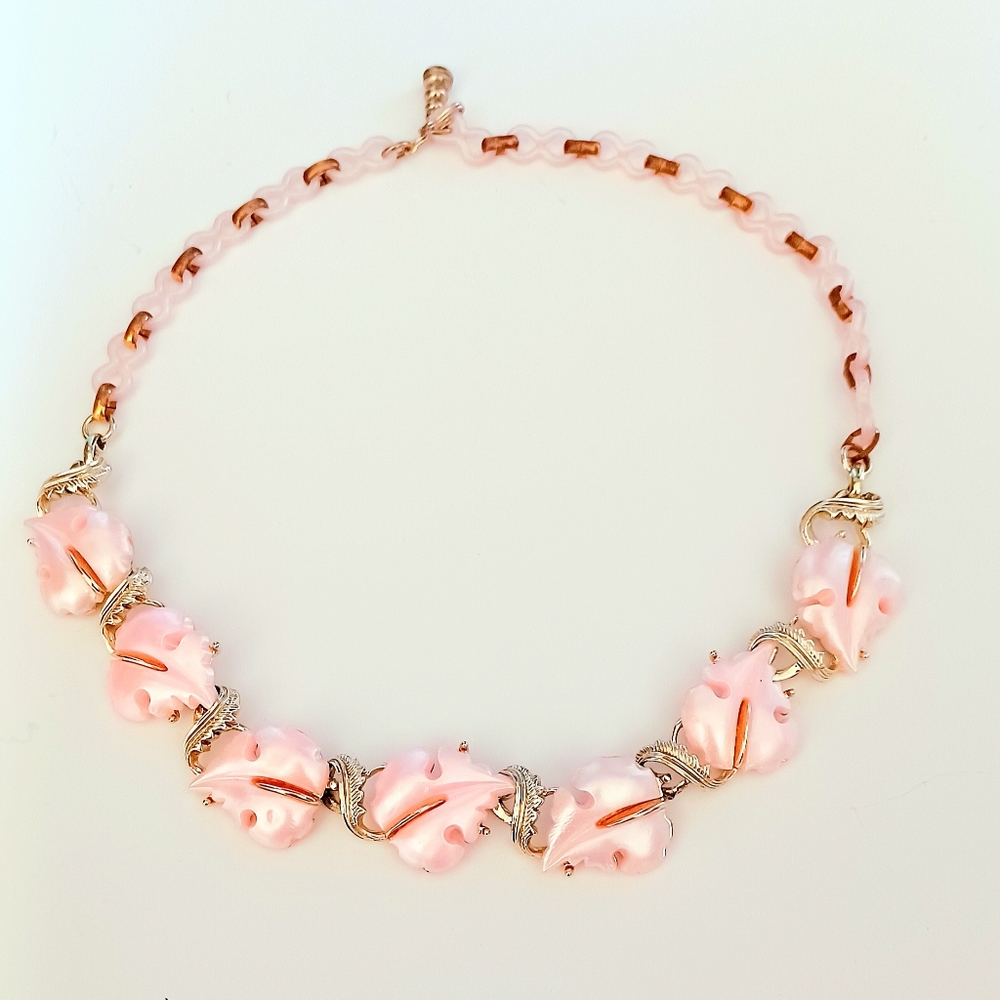 Vintage Signed Star Pink & Gold Thermoset Midcentury Leaf Design Collar Necklace